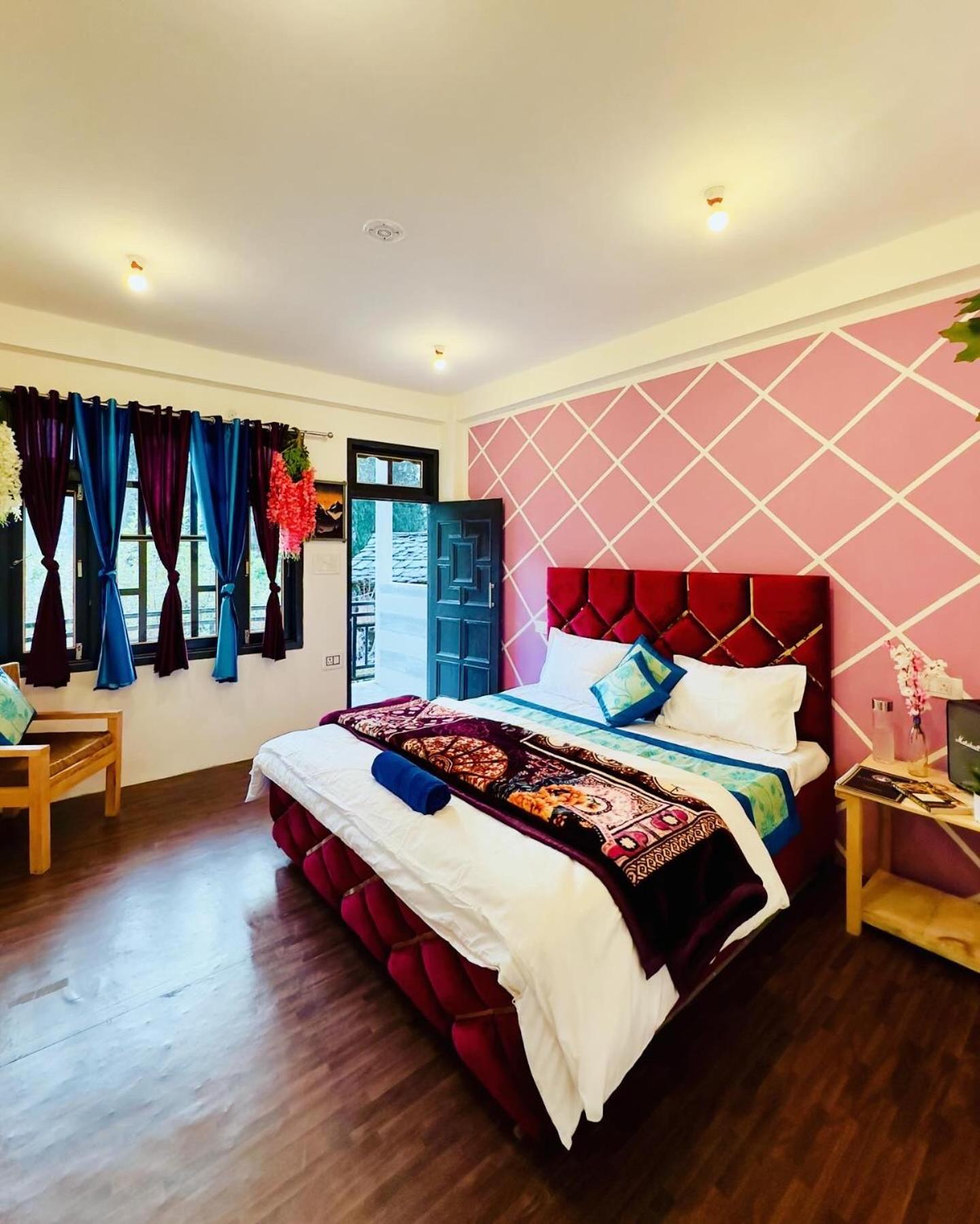 Rare House Hotel Kalgha Екстериор снимка